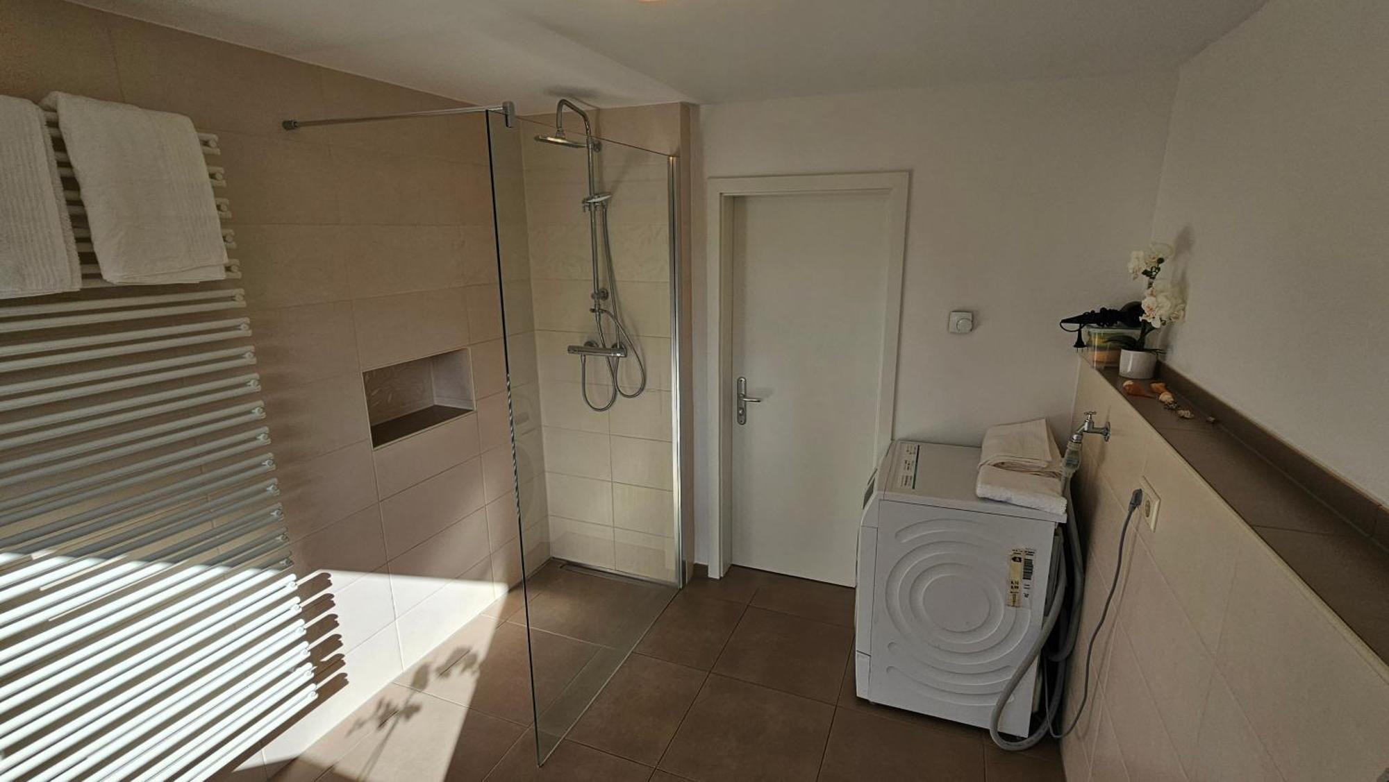 Sehr Schoenes Und Grosses Haus In Dresden - Partys Und Andere Feierlichkeiten Sind Wegen Eventueller Laermbelaestigung Nicht Gestattet Buitenkant foto
